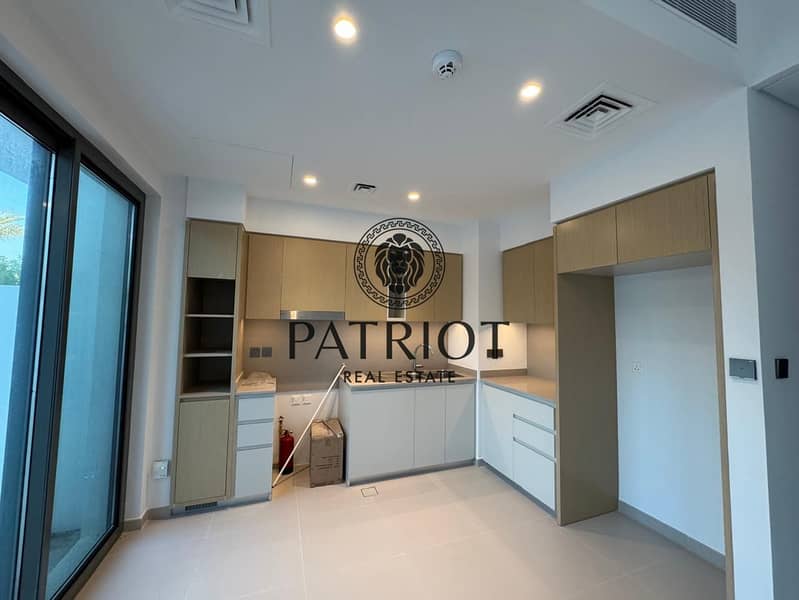 5 Sun 3BR SR TH - photo 4. jpg