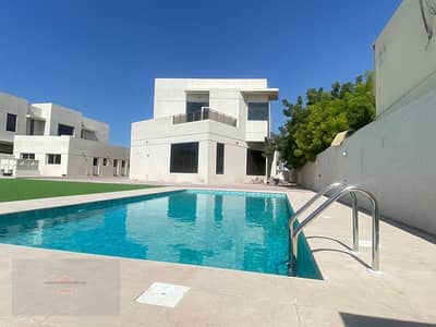 Modren 5-Bedrooms Villa In Nad Al Sheba 4