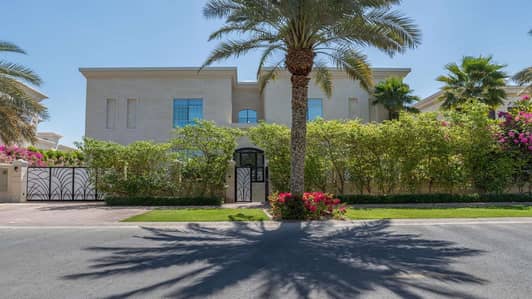 Beautiful Five-Bedroom Family Villa in Emirates Hills Beautiful Five-Bedroom Family Villa in Emirates Hills
