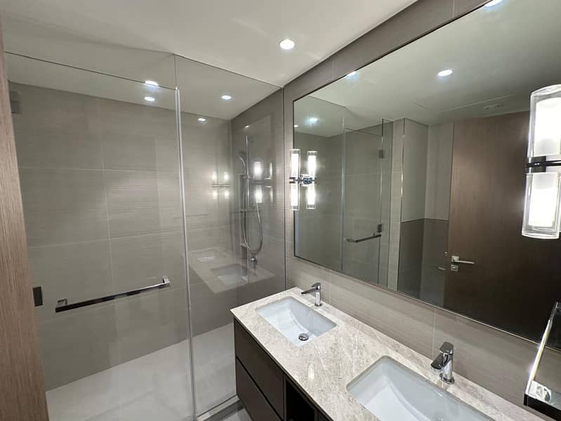 10 Bath 1. jpeg