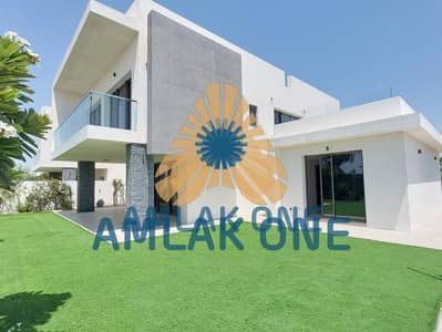 Single Row | Corner | Private Pool | With Garden