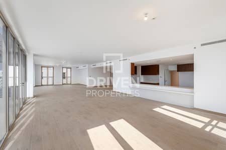 5 Bedroom Penthouse for Rent in Jumeirah, Dubai - Full Sea and Marina view | Rooftop Pool | Spacious