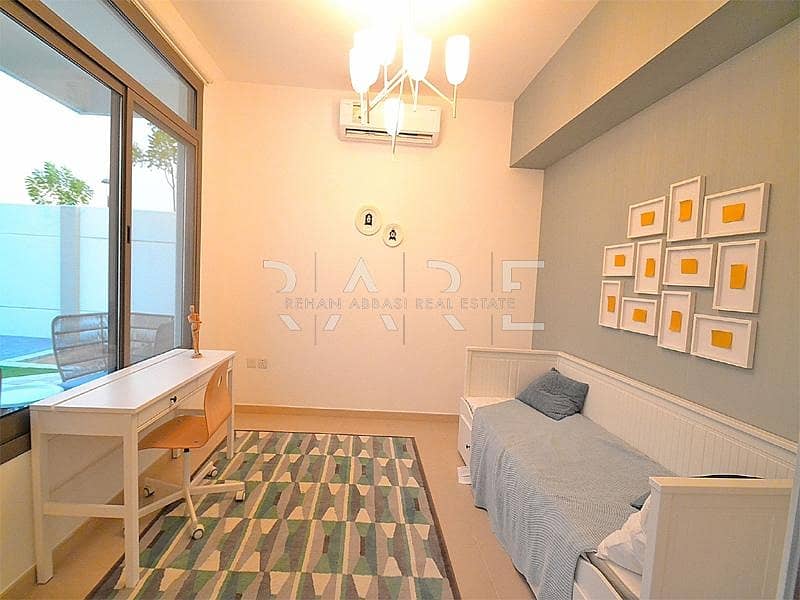 2 4  Bedroom + Maids Very Close to Pool and Park ( Corner Unit )