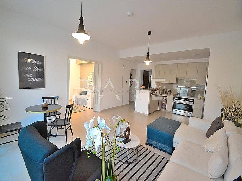 6 4  Bedroom + Maids Very Close to Pool and Park ( Corner Unit )