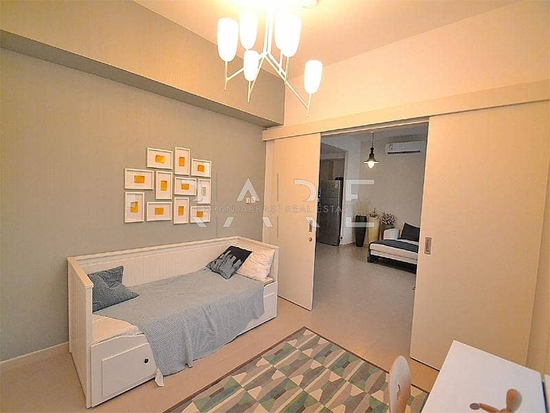 7 4  Bedroom + Maids Very Close to Pool and Park ( Corner Unit )