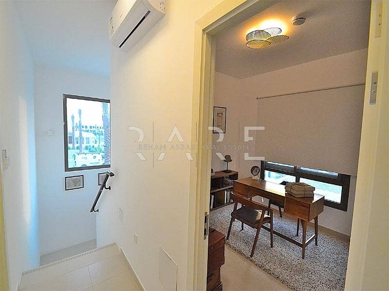 9 4  Bedroom + Maids Very Close to Pool and Park ( Corner Unit )
