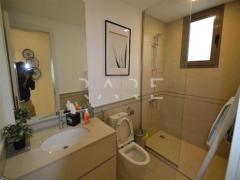 18 4  Bedroom + Maids Very Close to Pool and Park ( Corner Unit )