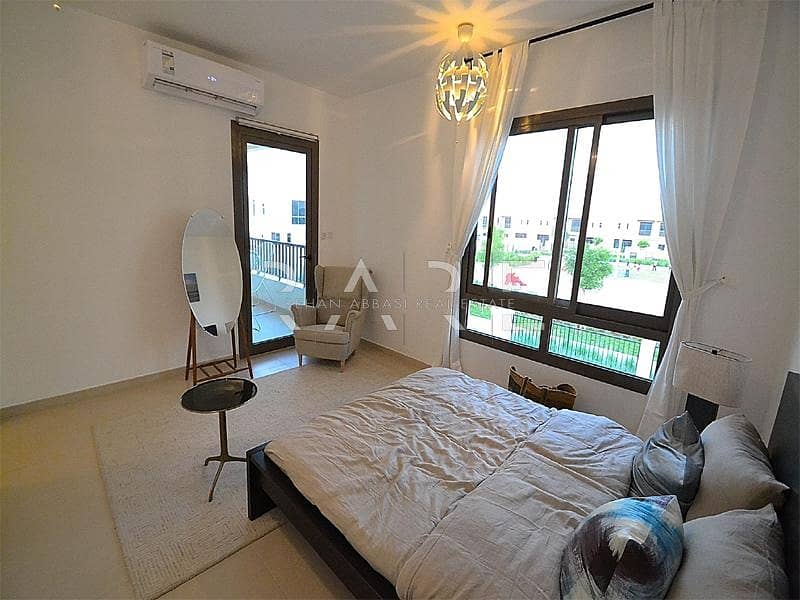 21 4  Bedroom + Maids Very Close to Pool and Park ( Corner Unit )