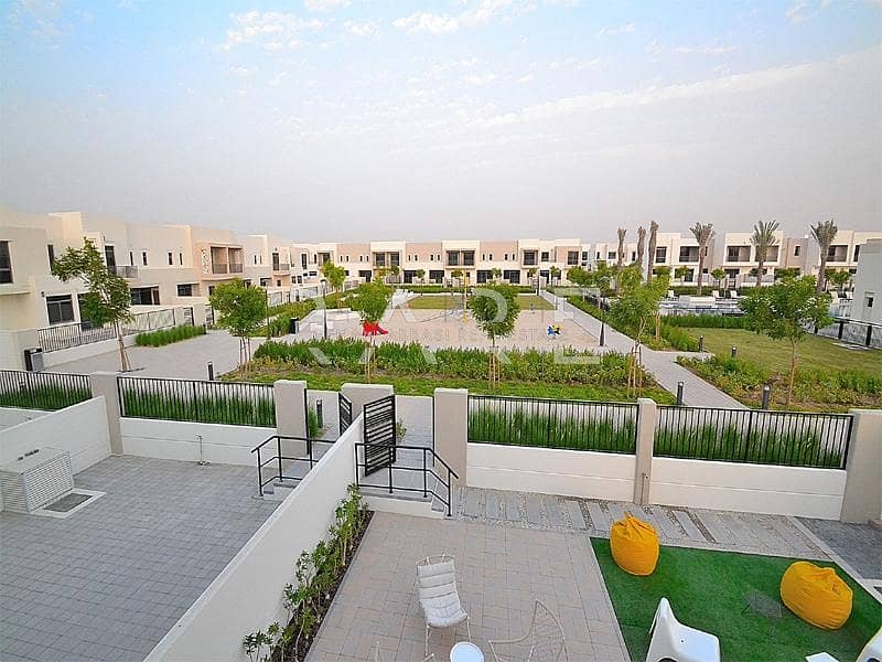 23 4  Bedroom + Maids Very Close to Pool and Park ( Corner Unit )