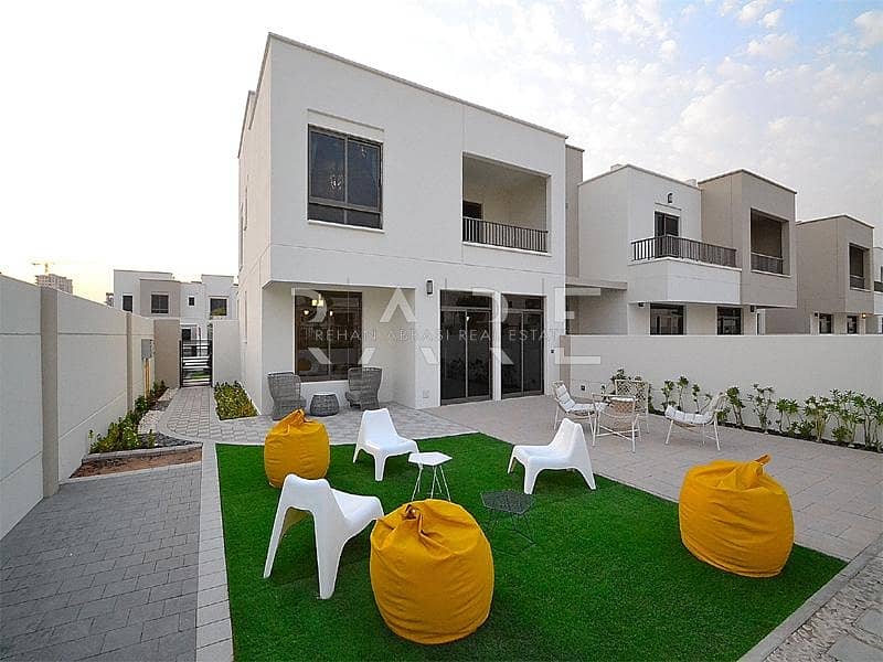 24 4  Bedroom + Maids Very Close to Pool and Park ( Corner Unit )