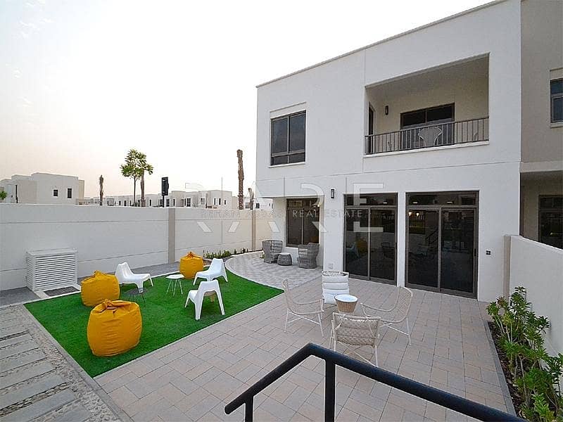 25 4  Bedroom + Maids Very Close to Pool and Park ( Corner Unit )