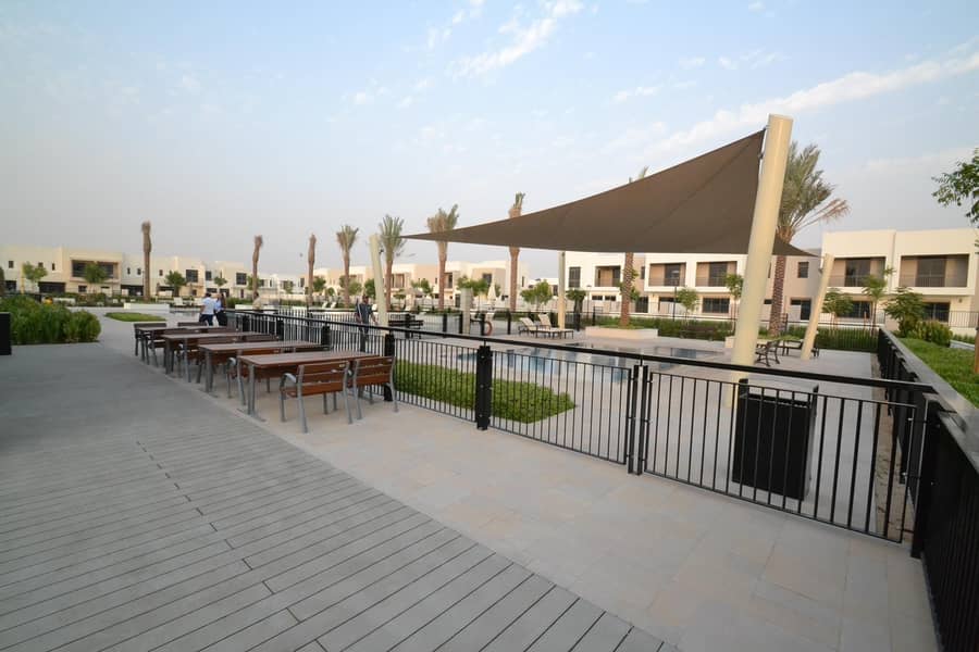 30 4  Bedroom + Maids Very Close to Pool and Park ( Corner Unit )