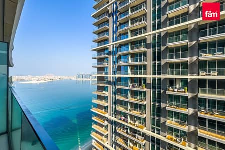 1 Bedroom Apartment for Sale in Dubai Harbour, Dubai - Full Palm Views | Luxurious 1Br | Private Beach