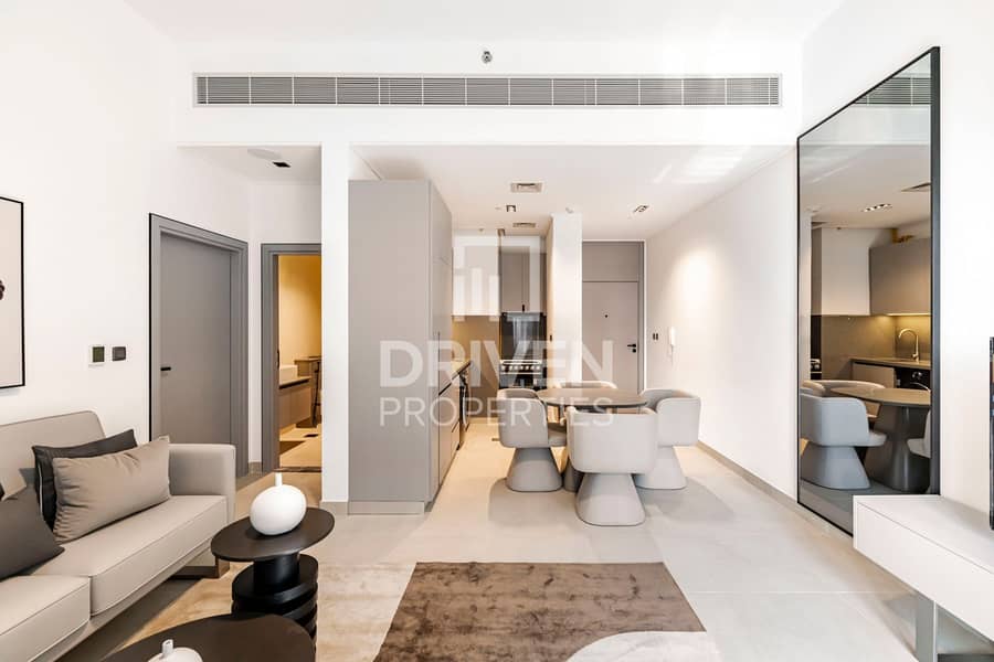 Furnished | Corner Unit | Vacant on June 15 Furnished | Corner Unit | Vacant on June 15