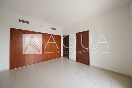 Freshly painted | Bright and Spacious unit Freshly painted | Bright and Spacious unit