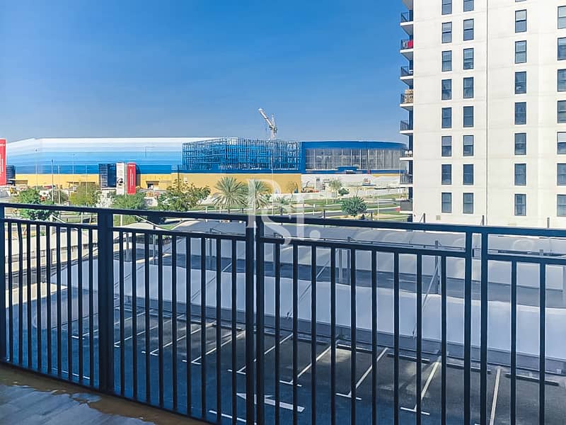10 water-edge-yas-island-balcony. JPG