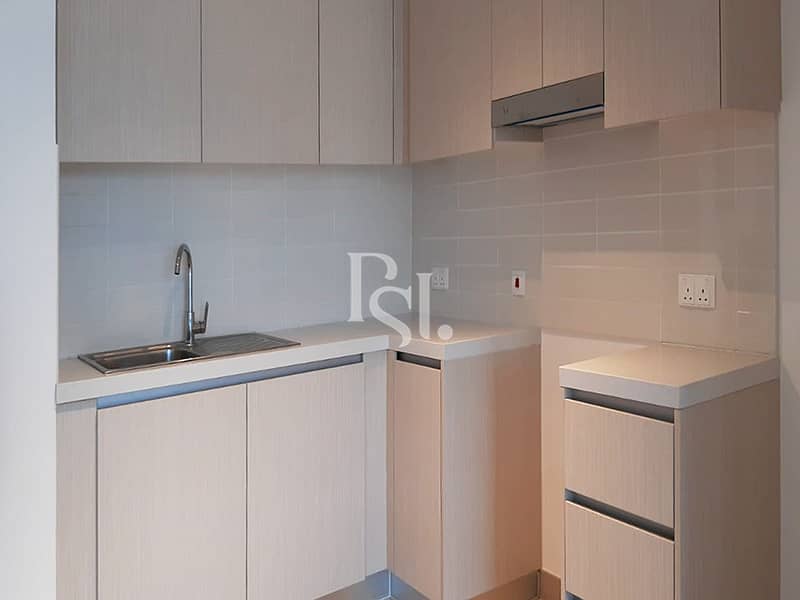 3 water-edge-yas-island-abu-dhabi-kitchen (2). JPG