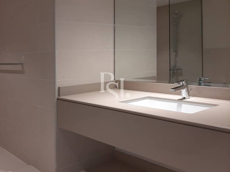 10 water-edge-yas-island-abu-dhabi-bathroom. JPG