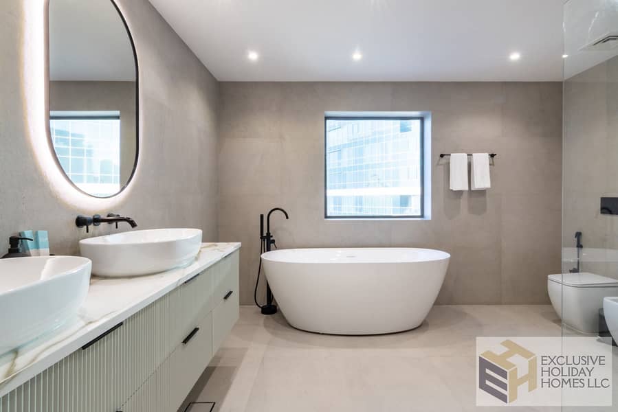 6 Room2z_Bath_LAP_1290-HDR (2K). jpg