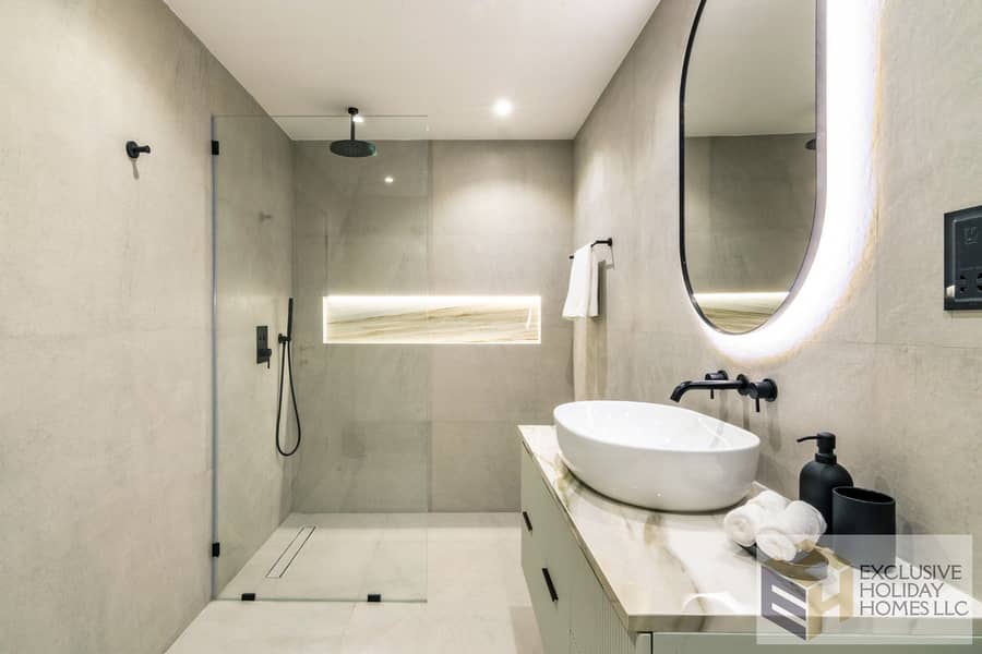 18 Room1_zBath_LAP_1176-HDR (2K). jpg