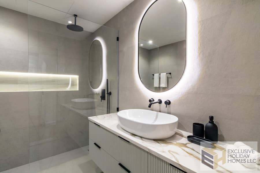 32 Room4_zBath_LAP_1388-HDR (2K). jpg