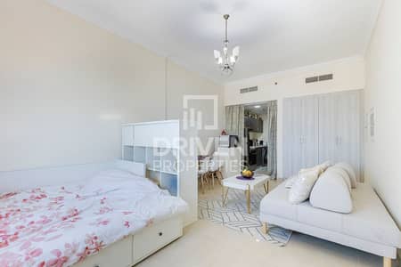 Bright and Modern Layout | Community View