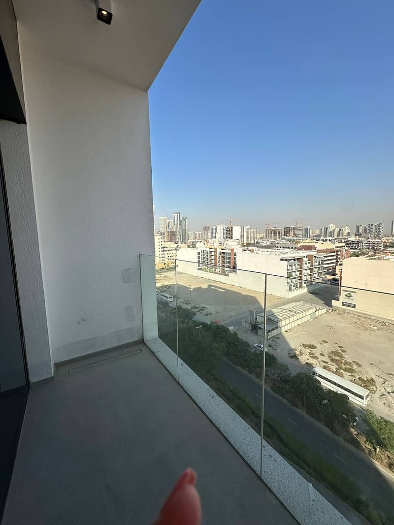 2 Balcony 1. jpeg