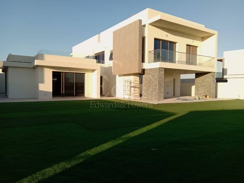 Beautiful Modern 5 Br Villa in Yas Acres Beautiful Modern 5 Br Villa in Yas Acres
