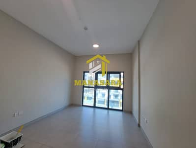 BRIGHT AND SPACIOUS | PRIME LOCATION | READY TO MOVE