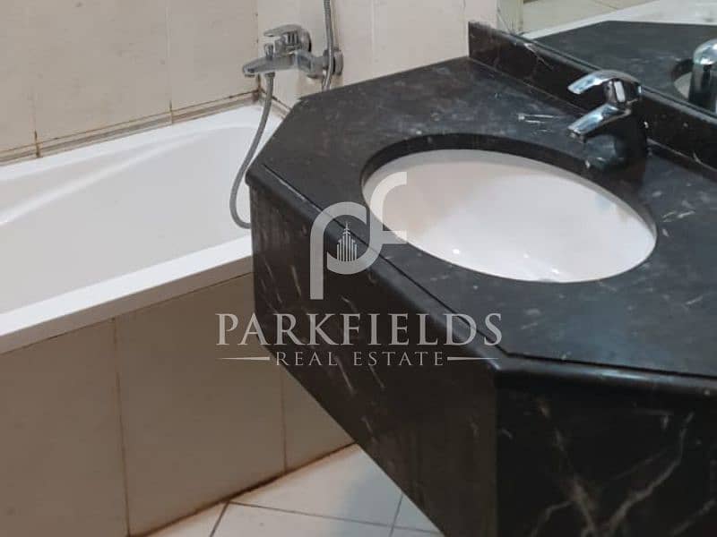 6 Bathroom. jpg
