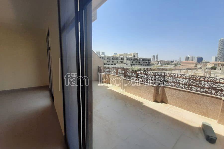 10 5 BEDROOM PLUS MAID ROOM WITH ELEVATOR