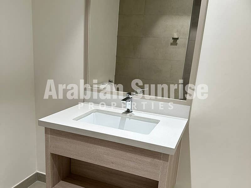 7 Noya-N2-TH-400-2BR-Bath1. jpg