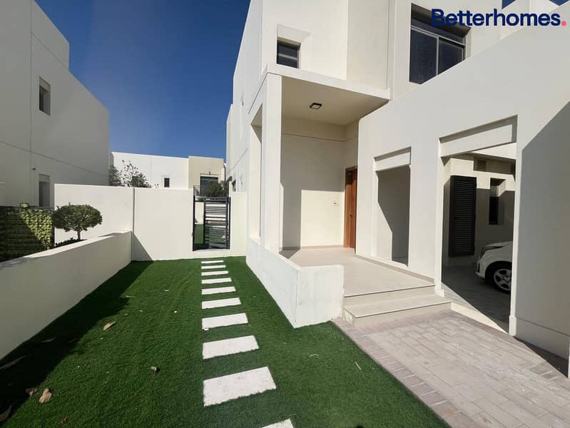 Corner Unit | Near Pool I Unfurnished Corner Unit | Near Pool I Unfurnished