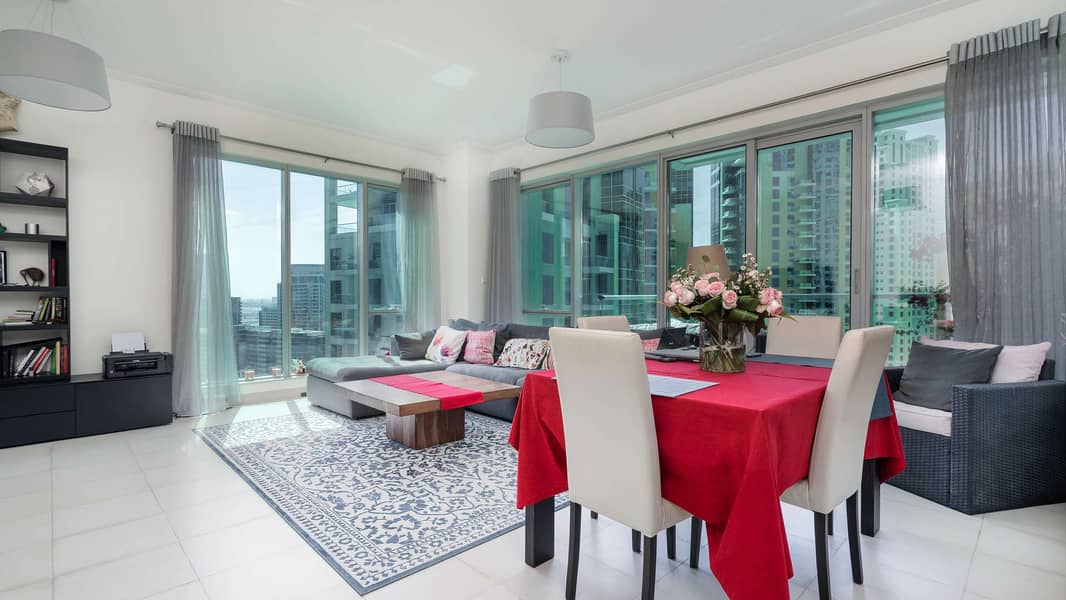 High Floor Apartment With Panoramic Marina View