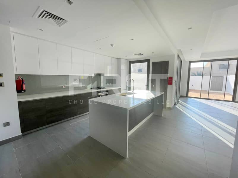 8 Internal Photos of 2 Bedroom Townhouse in Yas Acres. Yas Island  Abu Dhabi (8). jpg