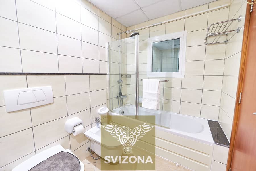 12 MASTER BATHROOM. jpg
