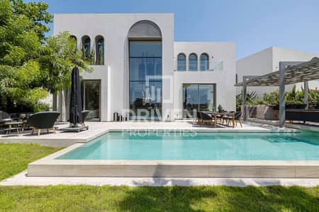 4 Bedroom Villa for Rent in Jumeirah Islands, Dubai - Full Lake View and Huge Plot | Upgraded Villa