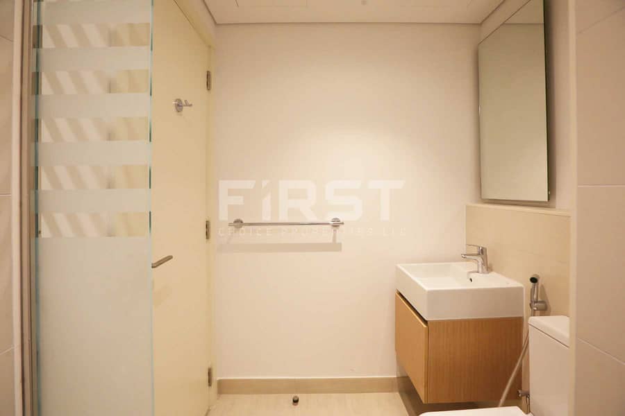 8 Internal Photo of 1 Bedroom Apartment in The Bridges Shams Abu Dhabi Al Reem Island Abu Dhabi UAE (5). jpg