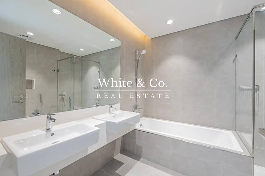 Lagoon View | Spacious | Furnished - Image 19