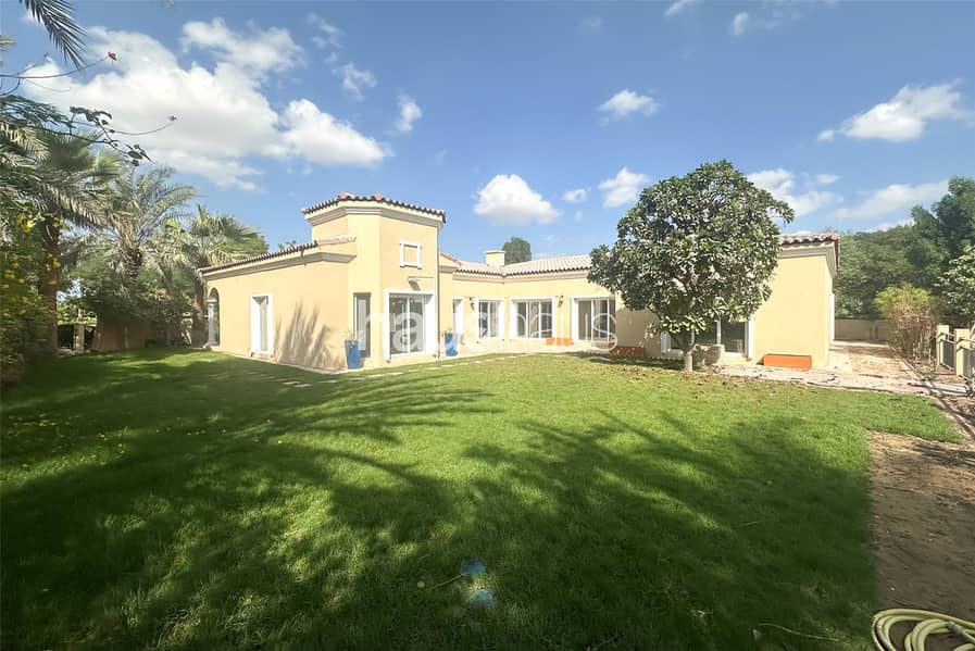 Corner Unit | Well Maintained | Standard Condition Corner Unit | Well Maintained | Standard Condition