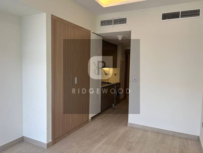 5 RIDGEWOOD REAL ESTATE 007 (8). jpg