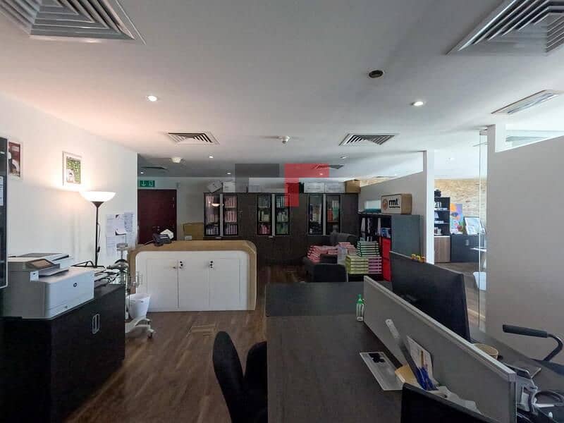 4 fitted office jumeirah (1). jpg