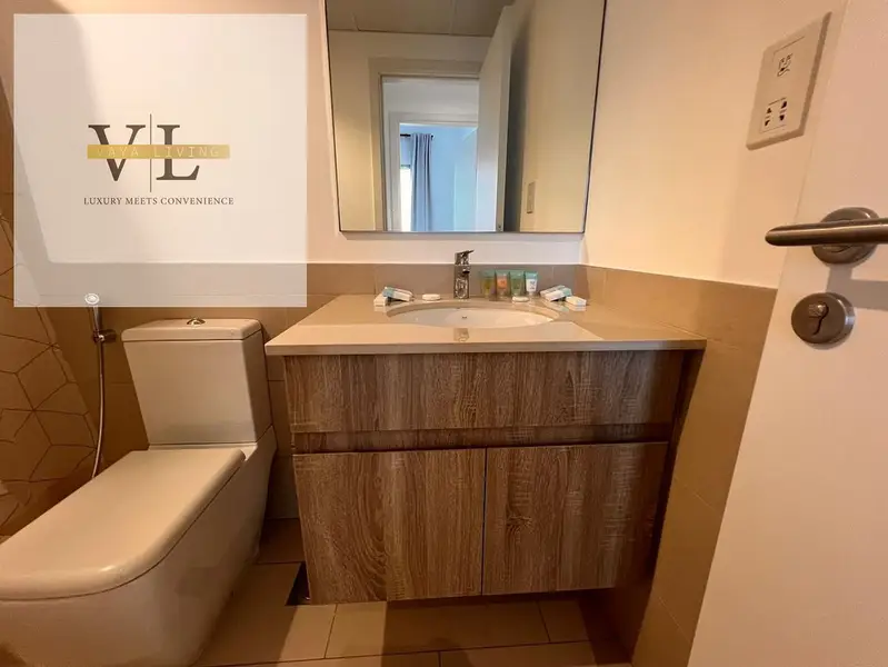 Attractive Ready to Move -Fully Furnished & Pool View