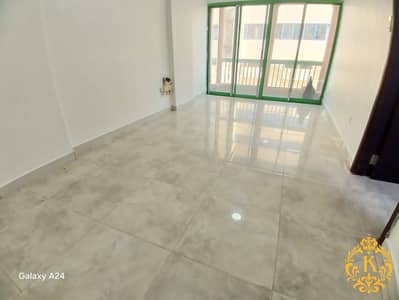 Hot Offer 1bhk Apt with balcony 42k 2 payment Split ac at delma Street tanker mai area