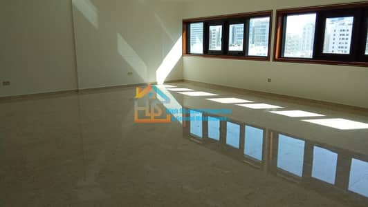 شقة 4 غرف نوم للايجار في شارع حمدان، أبوظبي - WhatsApp Image 2024-12-04 at 11.55. 40 AM (1). jpeg