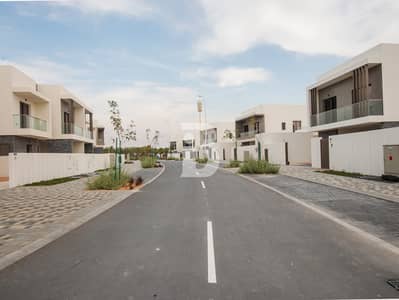 3 Bedroom Townhouse for Sale in Yas Island, Abu Dhabi - Prime Location |Negotiable Modern Design Townhouse
