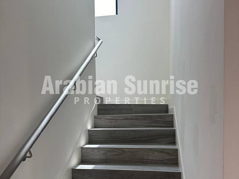 3 Noya-Viva-4BR-TH-199-Stairs. jpg