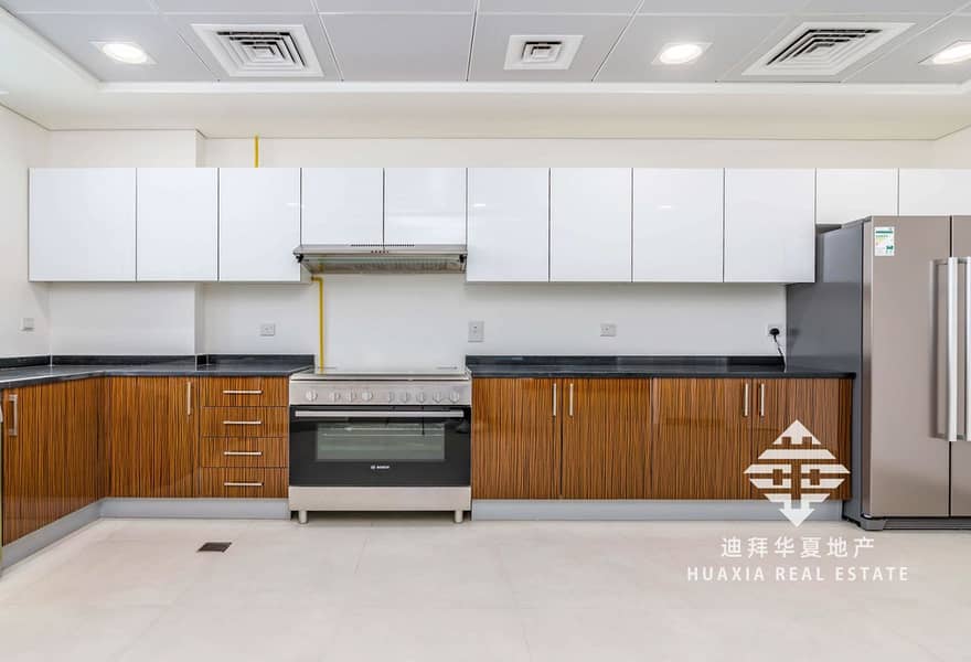 15 4503 - Treplex - 3BHK - HUAXIA_0026_Layer 6. jpg