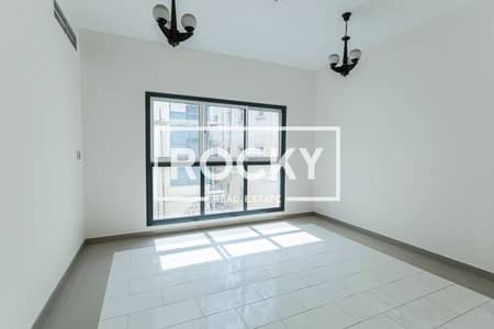 1 Спальня Апартамент в аренду в Бур Дубай, Дубай - Lootah building - Living area (3). JPG