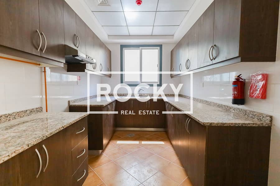 13 Lootah building - Kitchen. JPG